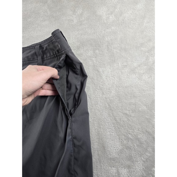 Under Armour HeatGear Shorts Mens 36 Gray Loose Fit Flat Front Athletic *Read - Picture 2 of 10